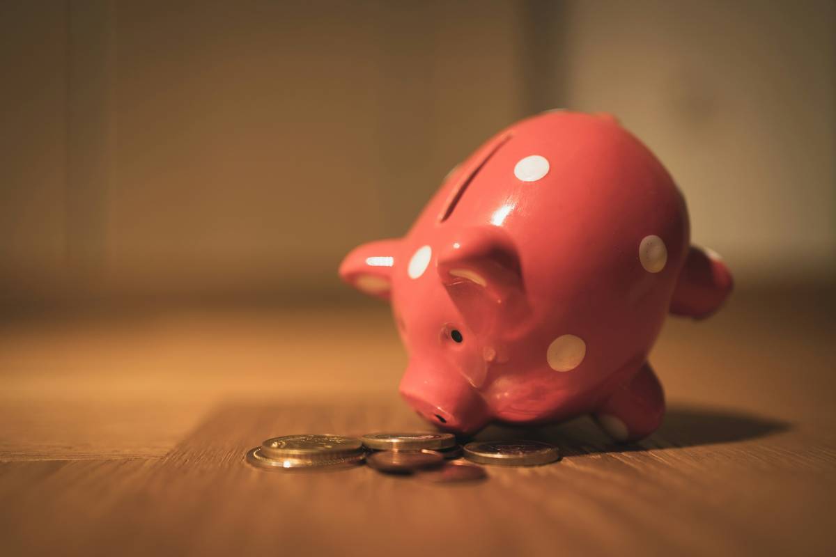 Four pillars of conscious spending: Fixed Costs, Investments, Savings Goals, Guilt-Free Spending